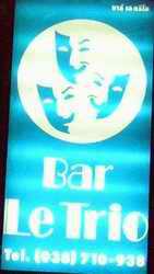 Bar Le Trio sign